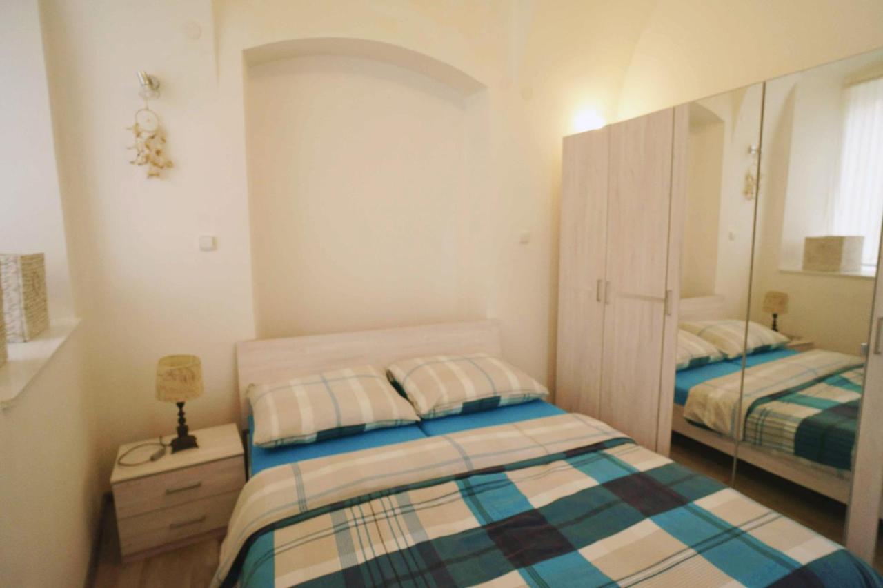 Apartman U Kostela Apartment Loket Bagian luar foto