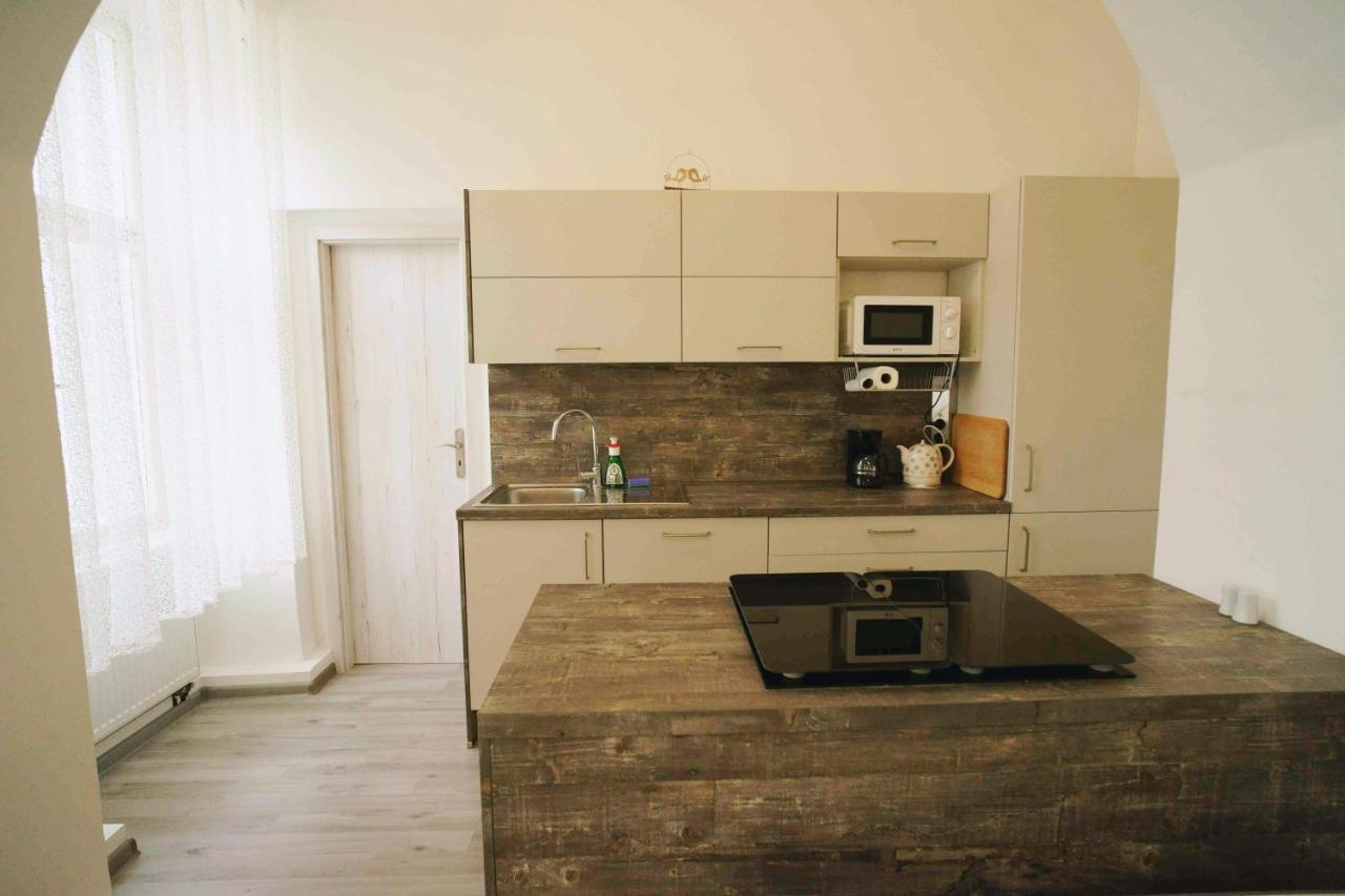 Apartman U Kostela Apartment Loket Bagian luar foto