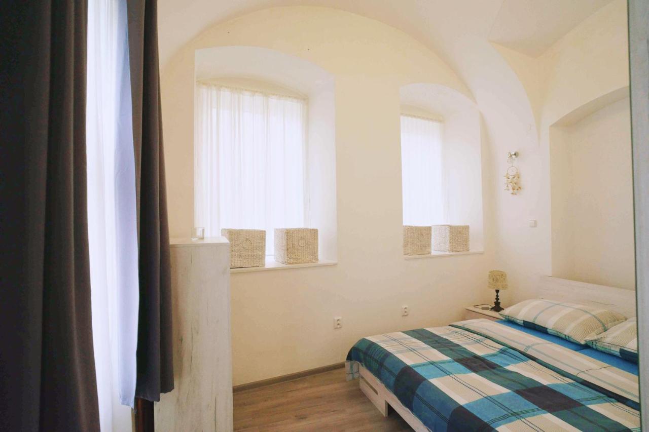 Apartman U Kostela Apartment Loket Bagian luar foto
